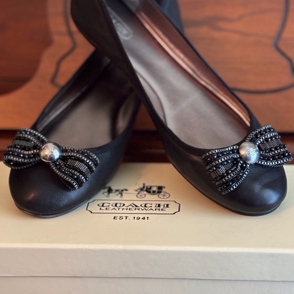 Coach Delores Sheep Black Leather Flats with Decorative Bow - Picture 7 of 10